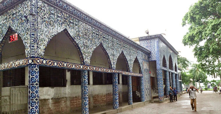 সুপ্রিম কোর্ট ও ট্রাইব্যুনাল থেকে মাজার স্থানান্তরের আবেদন