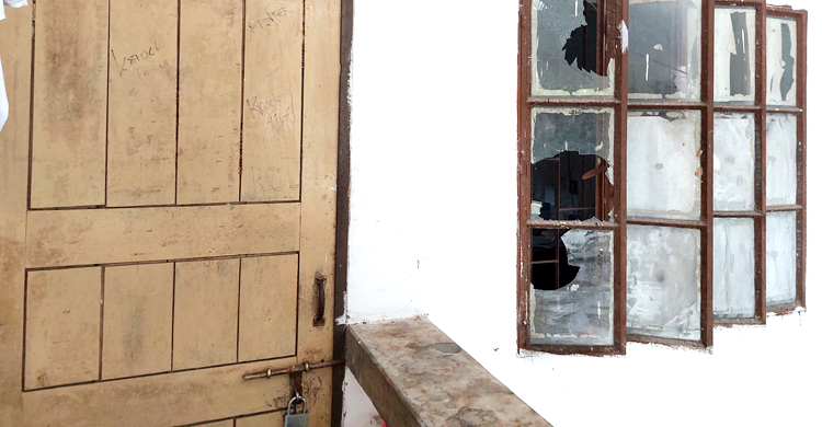 শরীরে ধাক্কা লাগায় ছাত্রলীগের দু’পক্ষে উত্তেজনা, হল ভাঙচুর