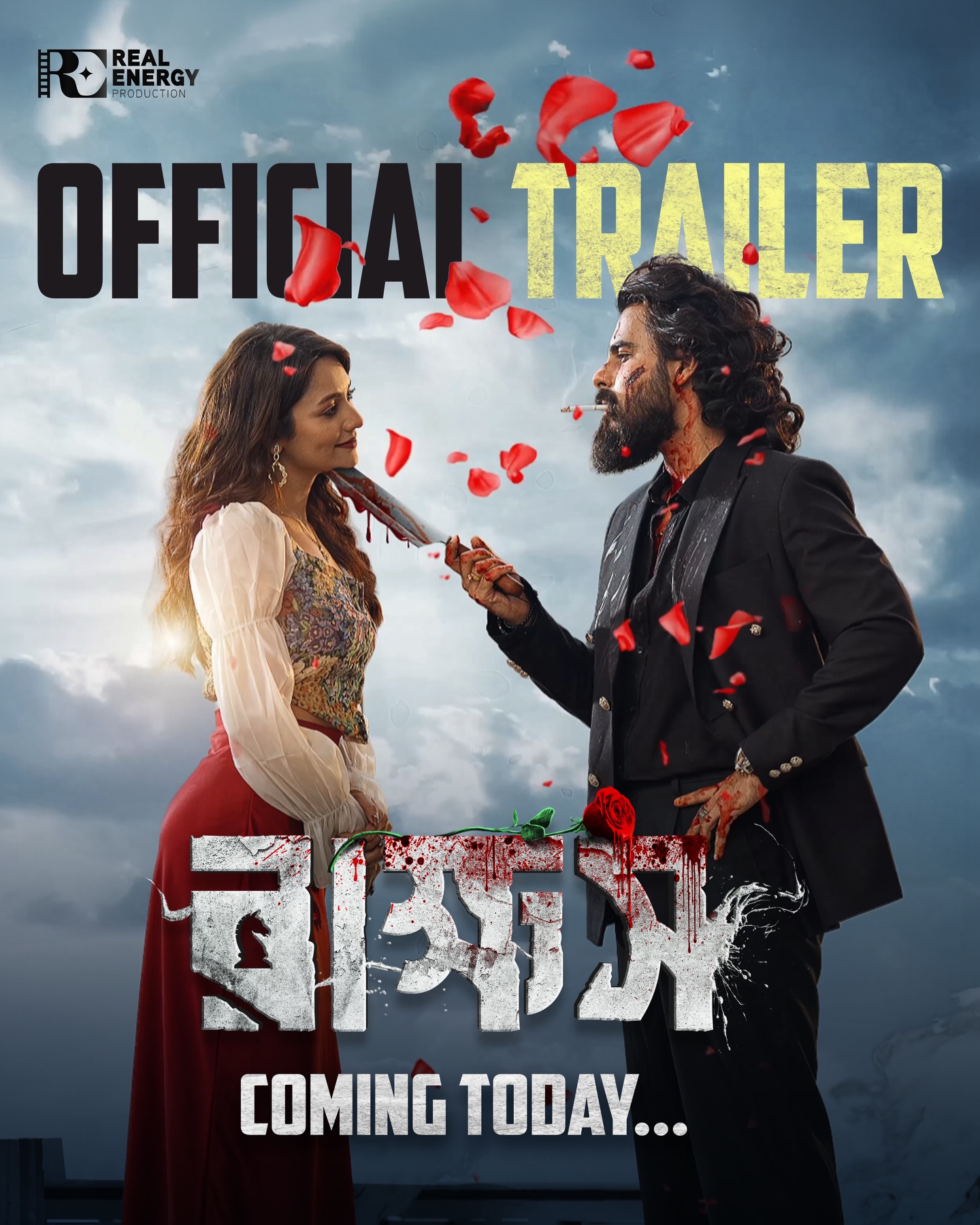 স্টাইলিশ উপস্থিতিতে মোহময়ী সুস্মিতা