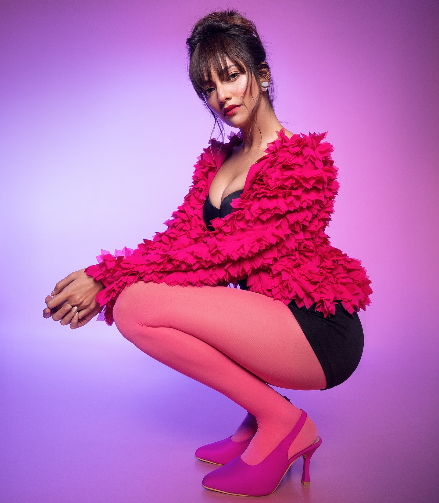 হট পিংকে ঝলমল সুস্মিতা