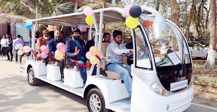 শাবিপ্রবি শিক্ষার্থীদের জন্য ক্যাম্পাসে বৈদ্যুতিক শাটল গাড়ি চালু