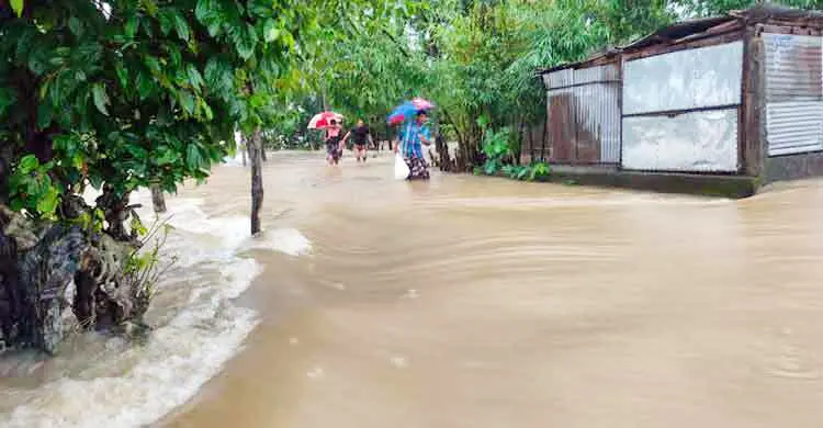 বাংলাদেশের উন্নয়ন অগ্রযাত্রাকে পিছিয়ে দিচ্ছে প্রাকৃতিক দুর্যোগ