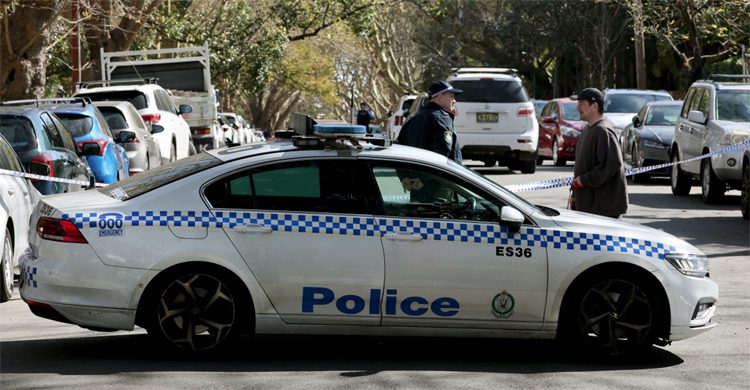 সিডনিতে বন্দুকধারীর হামলায় বহু মানুষ আহত