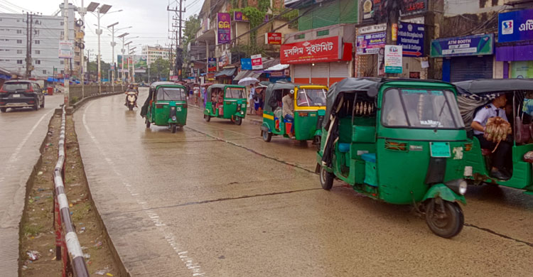 ৬ দফা দাবিতে সিলেটে পরিবহন ধর্মঘট চলছে