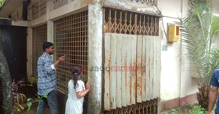 দুই বাড়িতে বন্দি হযরত শাহজালালের তলোয়ার-খড়ম-থালা-বাটি