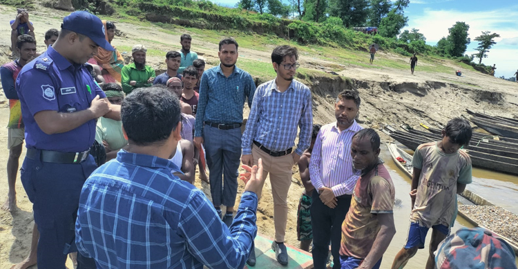 সিলেটে বালুবাহী ৫ নৌযান জব্দ, জরিমানা