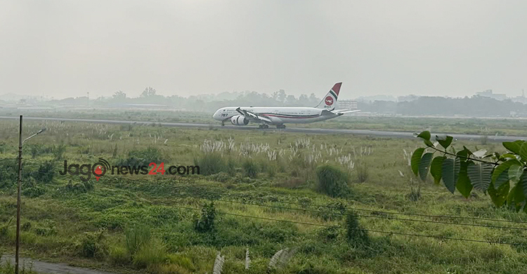 সিলেটে তারেক রহমানকে বহনকারী বিমান