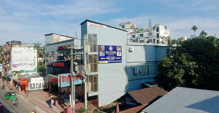 অবশেষে রোদের দেখা পেলো সিলেট, কমছে পানি