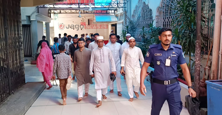 মাজারে দানের কোটি কোটি টাকা যায় কোথায়, হিসাব চায় প্রশাসন