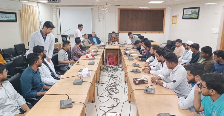 ৩৮ ঘণ্টা পর ইন্টার্ন চিকিৎসকদের কর্মবিরতি প্রত্যাহার