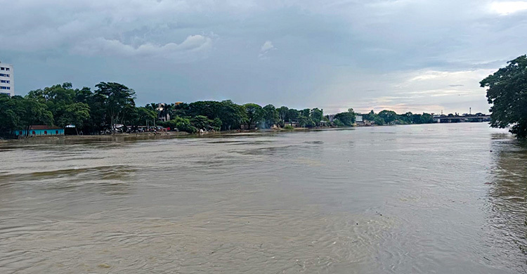 সিলেটে তিন ঘণ্টায় ১৫.৮ মিলিমিটার বৃষ্টিপাত, বাড়ছে নদ-নদীর পানি