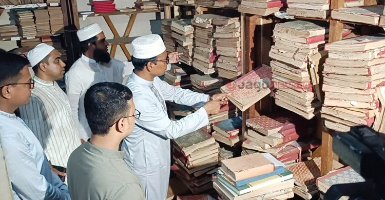 মাজারে দানের কোটি কোটি টাকা যায় কোথায়, হিসাব চায় প্রশাসন