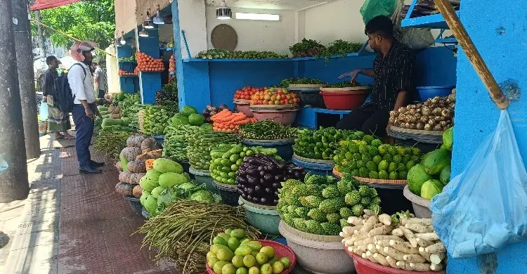 সিলেটে ঊর্ধ্বমুখী সবজির বাজার
