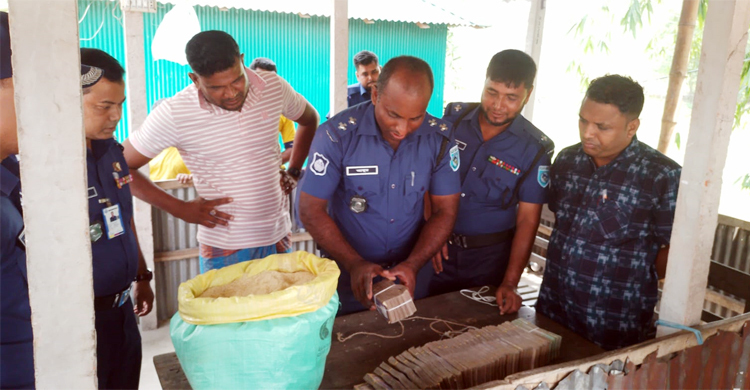 চালের বস্তায় মিললো ৩৮ লাখ টাকা