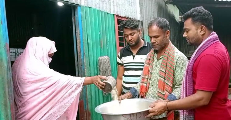 ৫ বছর ধরে তোলা মুষ্টিচাল বিক্রির টাকায় রাস্তা নির্মাণ এলাকাবাসীর
