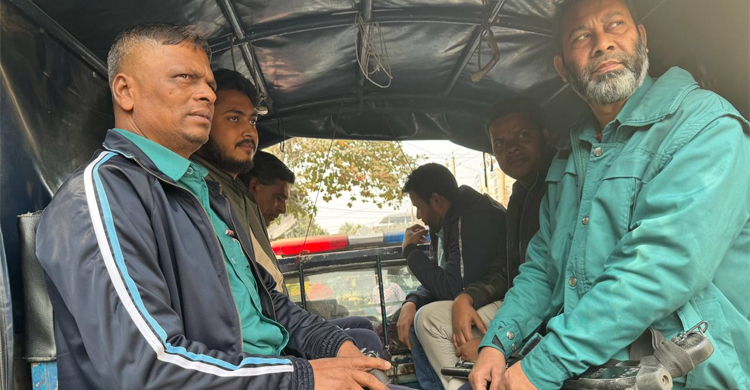 তেজগাঁও ভূমি অফিসে ৬ দালাল গ্রেফতার