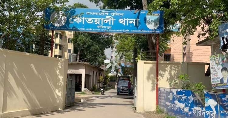 কুকুরের মুখ থেকে নবজাতকের মরদেহ উদ্ধার করলো পুলিশ