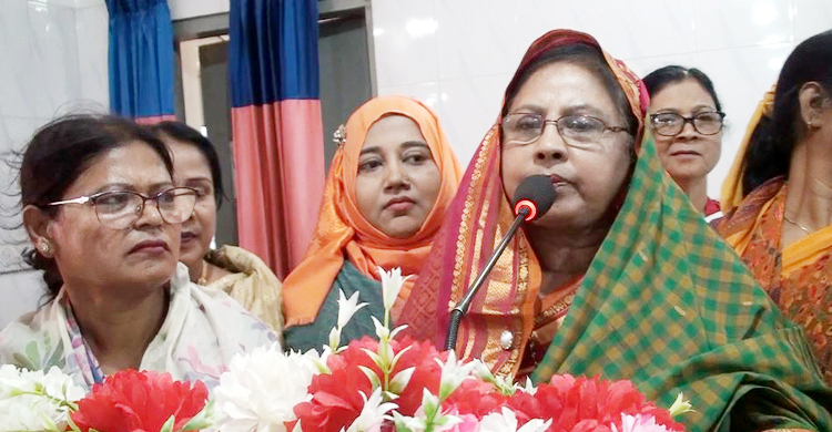 ক্ষমতায় না থাকলেও টাকার ছড়াছড়ি কম না বিএনপির: চুমকি