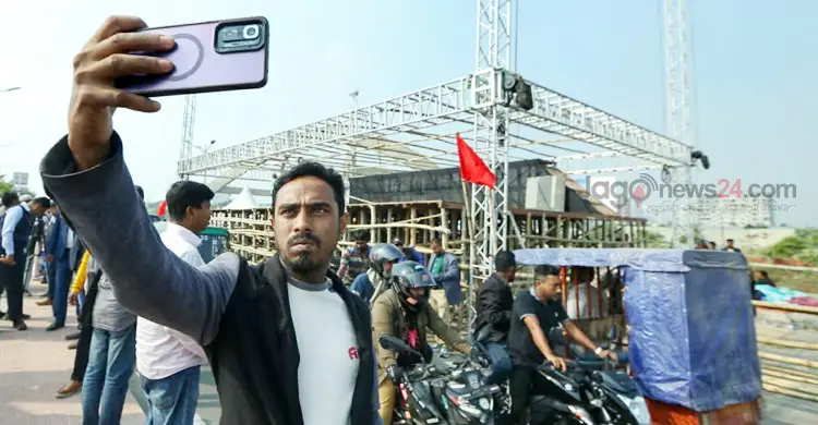 আরও পড়ুন বিমানবন্দরে নামলেই তারেক রহমানকে ঘিরে &lsquo;বিশেষ নিরাপত্তা বলয়&rsquo; মায়ের মতো বাসায় বসেই ভোটার হতে পারবেন তারেক রহমান