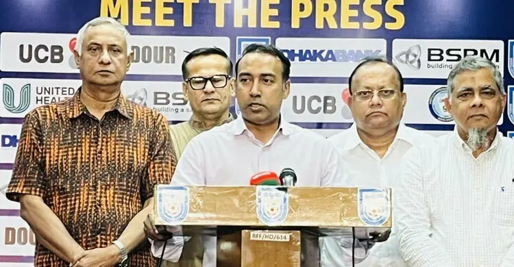 আমাকে নিয়ে মন্তব্য করেন সমস্যা নেই, পরিবার টেনে আনা দুঃখজনক