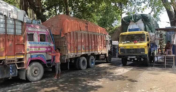 India bans import of Bangladeshi RMG, processed food thru land ports