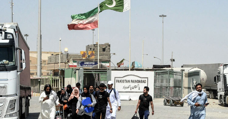 যুদ্ধ থামতেই বাস ফাঁকা, ইরান থেকে ফিরতে সাড়া নেই বাংলাদেশিদের