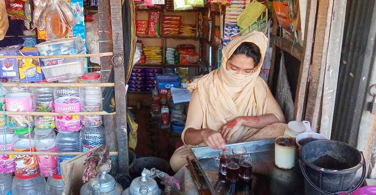 কৈশোর থেকে চা বিক্রি করা স্মৃতি এইচএসসিতে পেলেন জিপিএ-৫