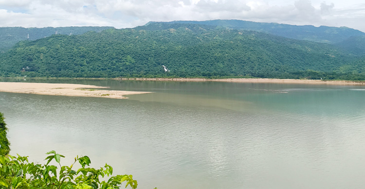 যাদুকাটা থেকে নীলাদ্রি: একদিনের তাহিরপুর যাত্রা