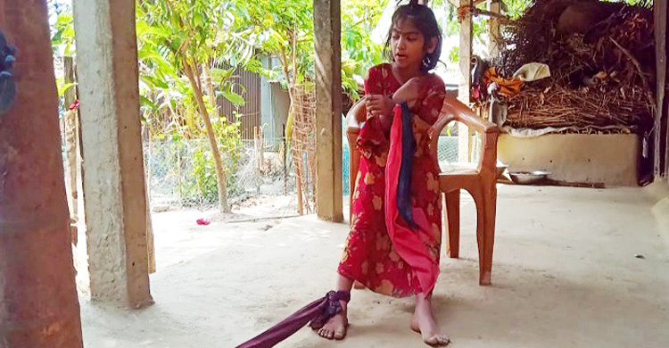 খুঁটিতে বাঁধা তায়িবার জীবন, অর্থাভাবে হচ্ছে না চিকিৎসা