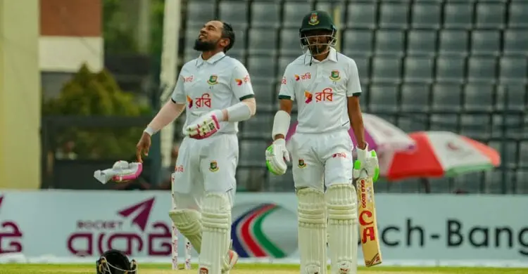 তাইজুলকে কী বলছিলেন মুশফিক?