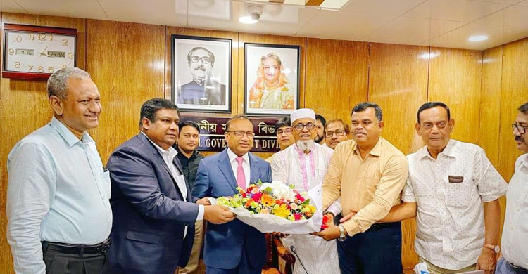 তৃণমূলে শক্তিশালী ও স্বাবলম্বী স্থানীয় সরকার ব্যবস্থা গড়তে হবে