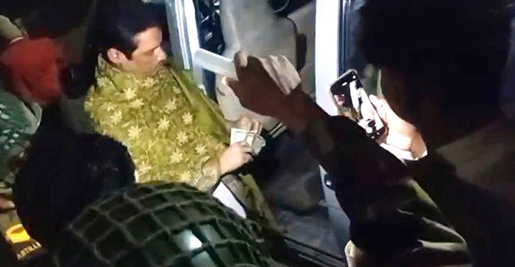 চট্টগ্রামে সাড়ে ১০ লাখ টাকাসহ আটক ৩