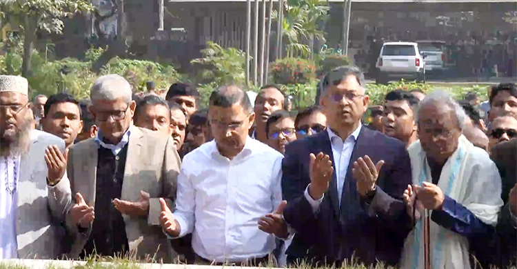 বিদ্রোহী কবির সমাধিতে তারেক রহমানের শ্রদ্ধা