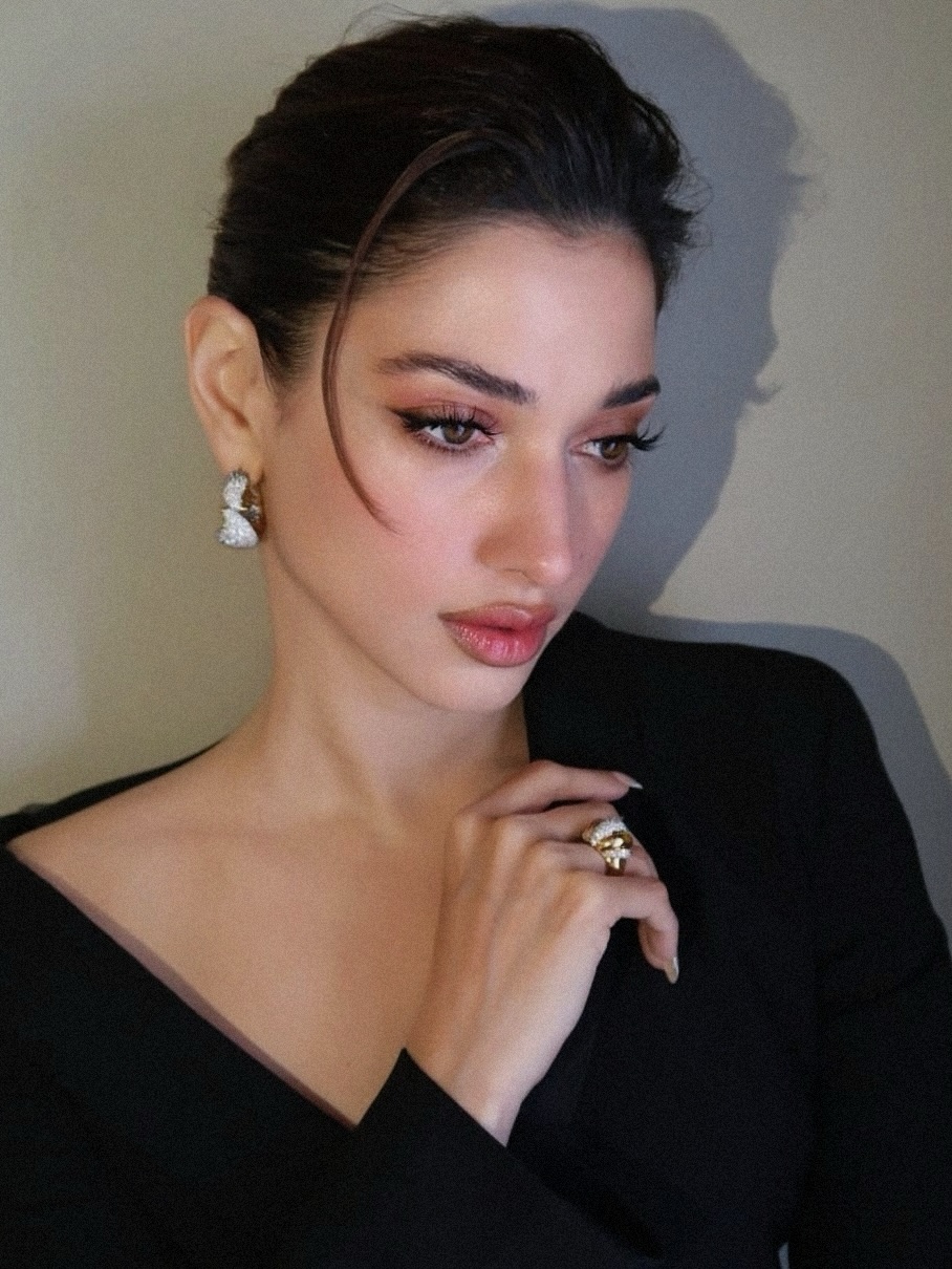 জেন জির স্টাইলে তামান্নার ফাইন জুয়েলারি