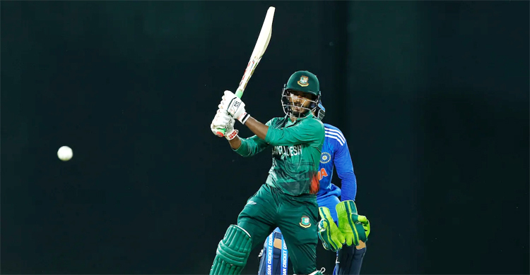 লিটনের পর বোল্ড তামিম, শুরুতেই চাপে বাংলাদেশ