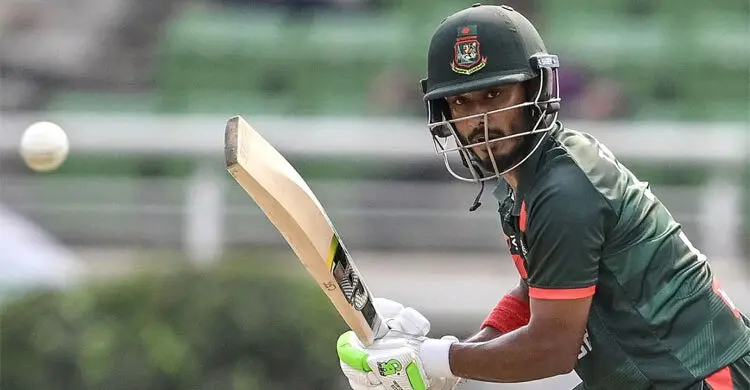৩৮ রানেই দুই উইকেট, এরপর লড়ছেন তামিম-হৃদয়
