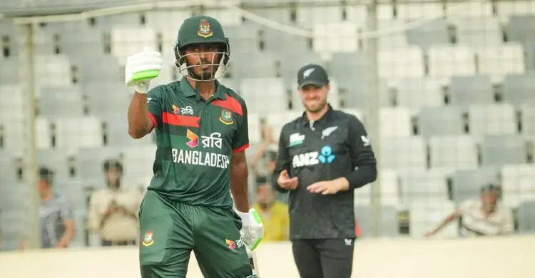 ‘আগে টিভিতে দেখেছি, এই প্রথম সরাসরি খেলতে দেখলাম’