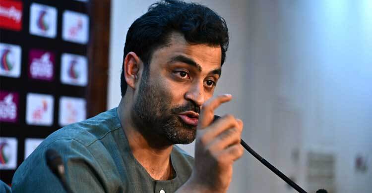 ‘দেখি, বাপের দোয়ার থেকে ক্রিকেটের দোয়া করতে পারি কি পারি না’