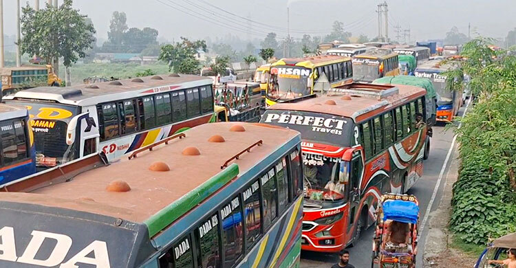 ঢাকা-টাঙ্গাইল-যমুনা সেতু মহাসড়‌কে ১৬ কি‌লো‌মিটার যানজট