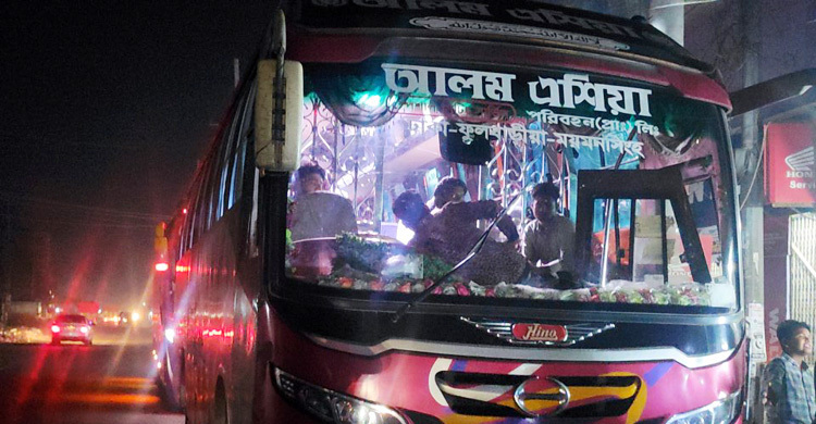 টাঙ্গাইলে শিক্ষা সফরের ৩ বাসে ডাকাতির ঘটনায় মামলা