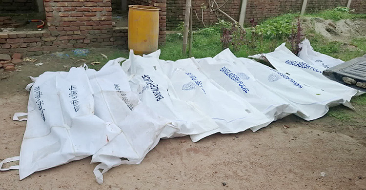 ১৩০০ টাকা বাঁচাতে গিয়ে ট্রাকে ঈদযাত্রাই শেষযাত্রা হলো ১৫ জনের
