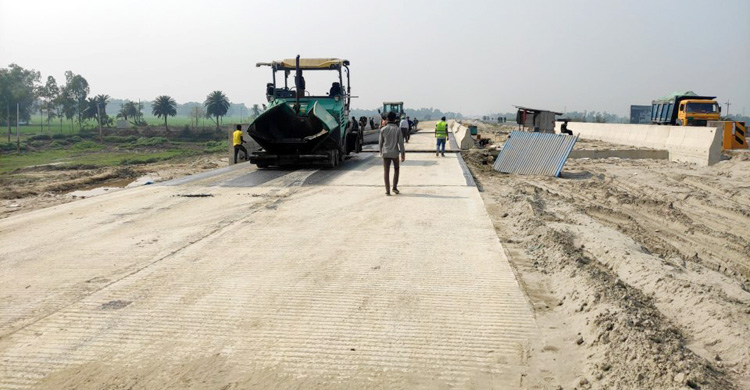 ঈদযাত্রায় আশ্বস্তের মাঝেও আশঙ্কায় যানবাহন চালকরা