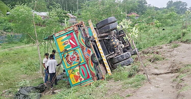 ঈদযাত্রায় সড়ক দুর্ঘটনায় নিহত ৪০২