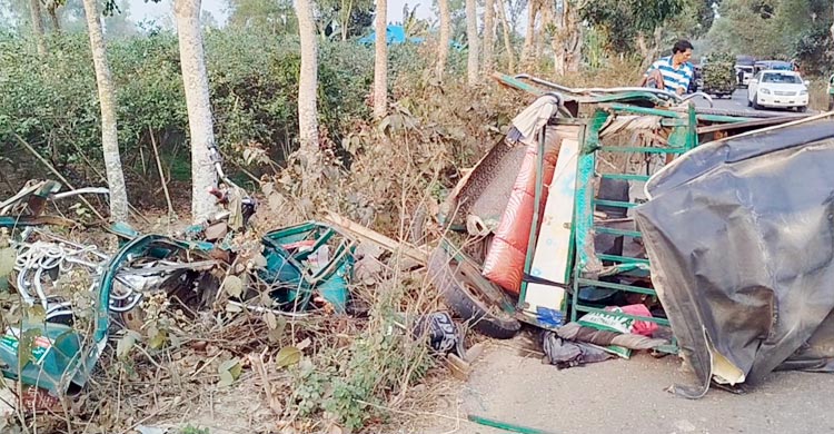 টাঙ্গাইলে ট্রাক-অটোরিকশার মুখোমুখি সংঘর্ষ, নিহত ২