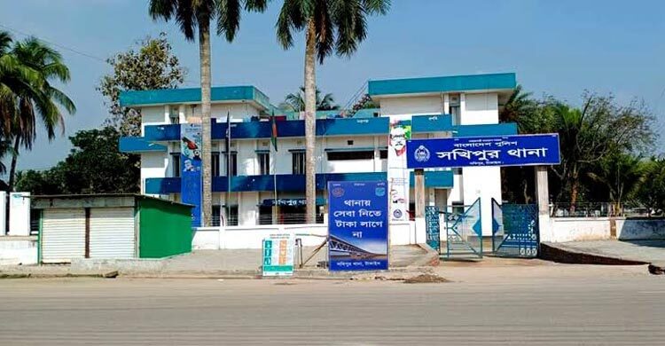 রান্নঘরে ঝুলছিল মা, বিছানায় পড়েছিল মেয়ের মরদেহ