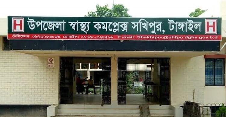 হাসপাতালে ছাদের পলেস্তারা খসে পড়ে আহত দুই, আতঙ্কে রোগীরা