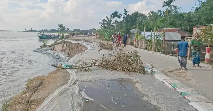 সড়ক ধসে বিকল্প পথে ৭ দিন ধরে ভোগান্তি