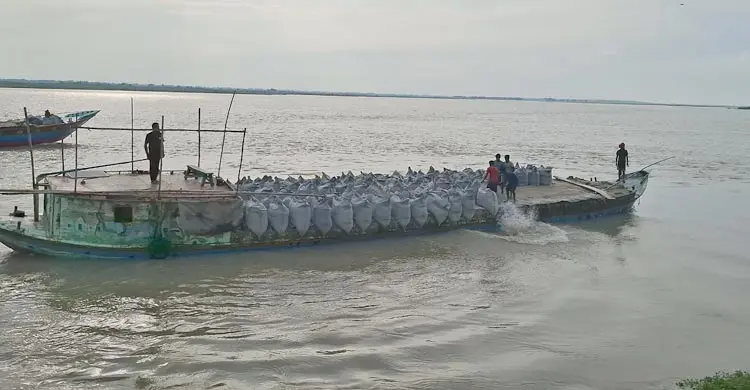 সড়ক ধসে বিকল্প পথে ৭ দিন ধরে ভোগান্তি