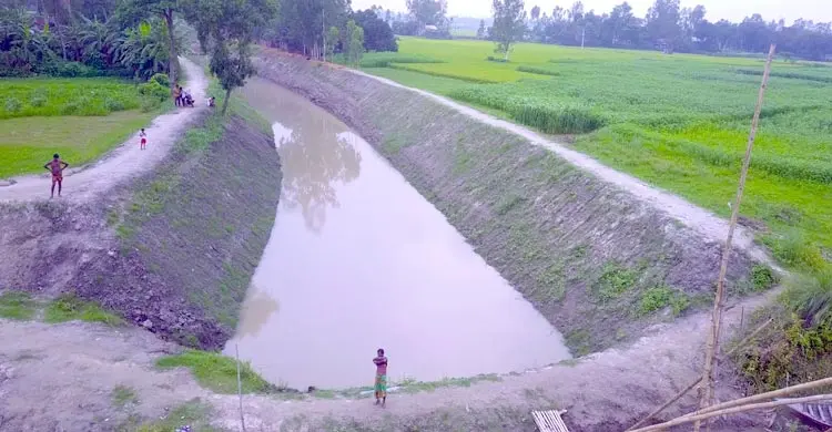 খাল পুনঃখনন শেষে ১ কোটি টাকা ফেরত দিলেন ইউএনও
