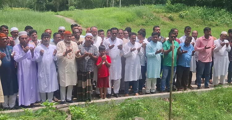 টাঙ্গাইলের নিহত দুই শিক্ষার্থীর বাড়িতে বিএনপি নেতাকর্মীরা